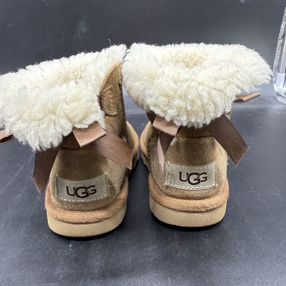 UGG Bailey Bootie Kids Size 8 Brown Fur lined Bow winter - Picture 4 of 8